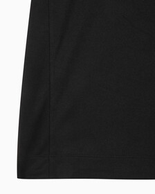 Buy 남성 레귤러 핏 에센셜 스트레치 기능성 반팔 티셔츠 in color BLACK