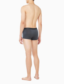 Buy 남성 CK 블랙 3PK 로우 라이즈 트렁크 in color Charcoal / Dark Pink / White