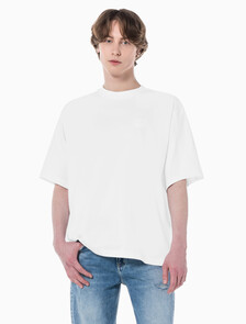 Buy 남성 릴렉스핏 그래픽 기능성 반팔 티셔츠 in color BRIGHT WHITE