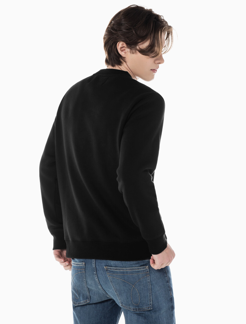 Buy 남성 레귤러핏 인스티튜셔널 로고 기모 스웨트셔츠 in color CK BLACK
