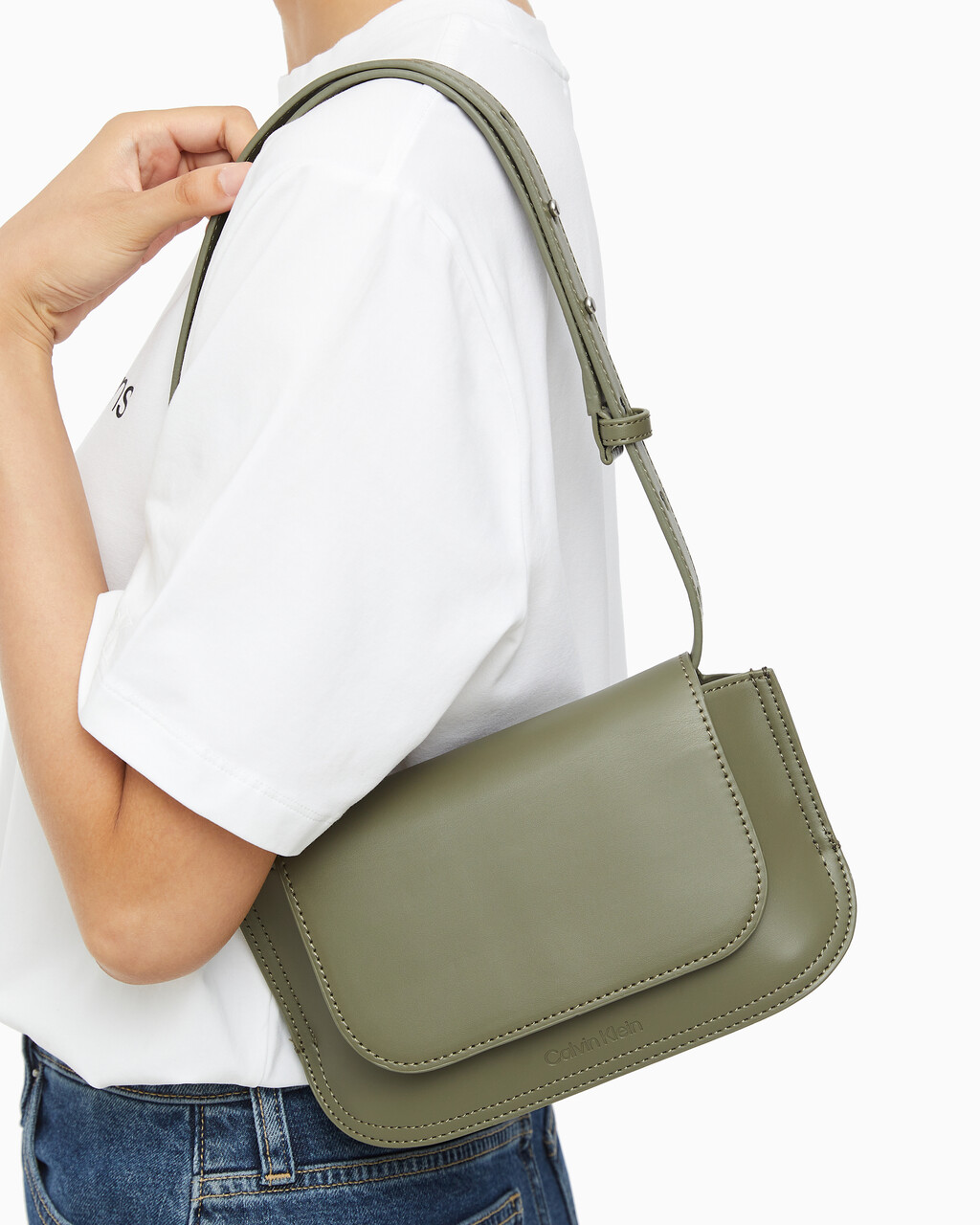 Buy 여성 엘러멘털 미니 플랩 메신저 백 in color DUSTY OLIVE
