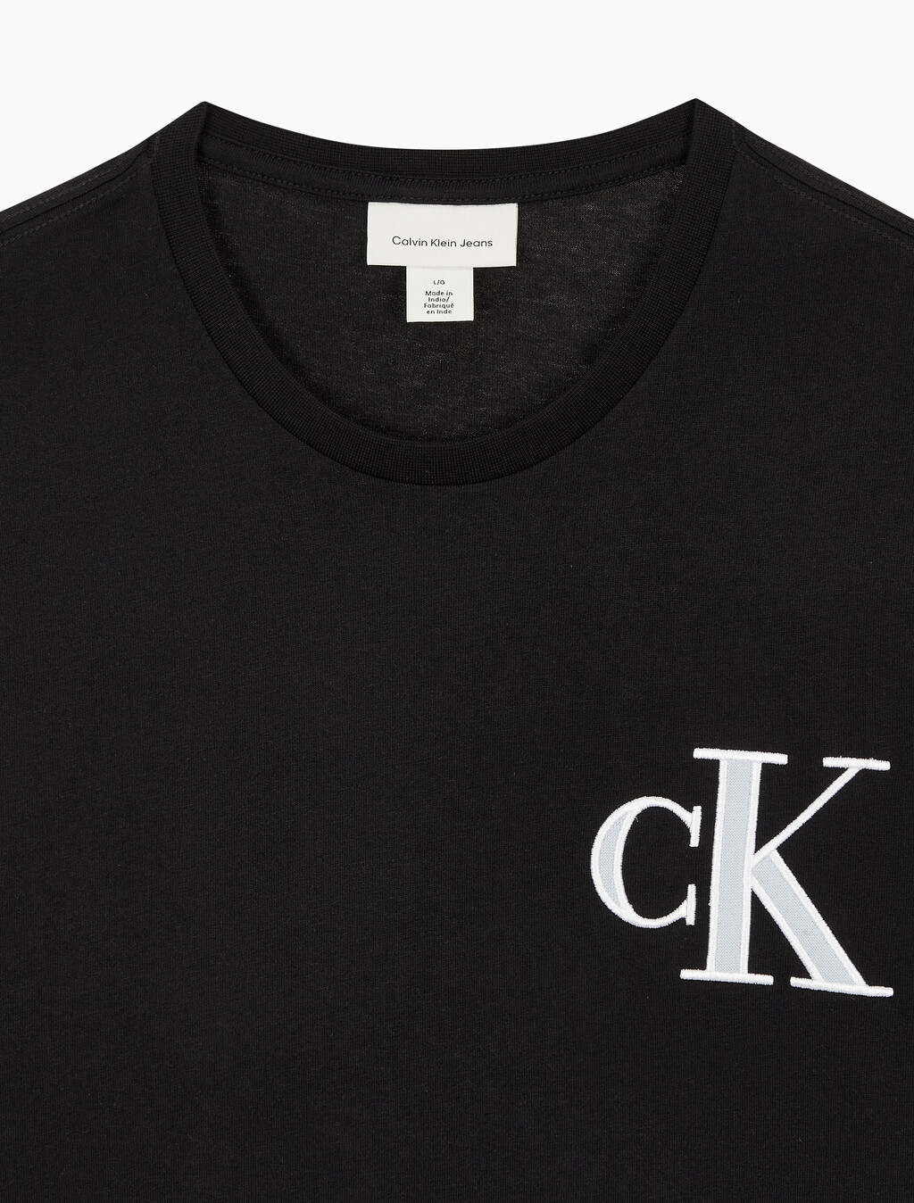 Buy 남성 릴렉스핏 바시티 CK 로고 패치 반팔 티셔츠 in color BLACK
