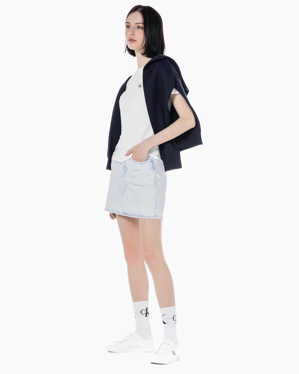 Buy 여성 하이라이즈 미니 데님 스커트 in color 028A CHALKY BLU