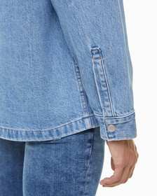 Buy 남성 박시 루즈핏 라이트블루 데님 셔츠 in color 028A CHALKY BLU