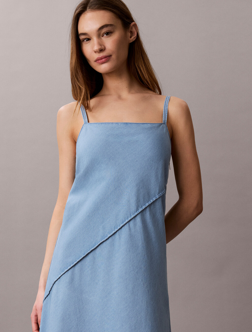 Buy 여성 바이어스 컷 텐셀 드레스 in color Light Blue
