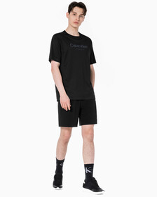 Buy 남성 레귤러 핏 프라이드 하이 스트레치 우븐 쇼츠 in color BLACK