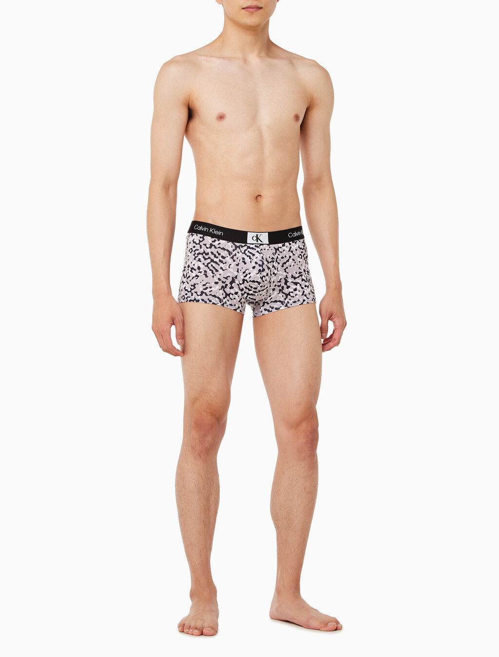 Buy 남성 1996 마이크로 로우라이즈 드로즈 in color CAMO PRINT