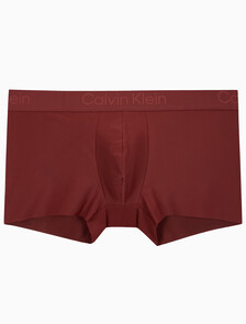 Buy 남성 CK 블랙 마이크로 로우 라이즈 드로즈 in color WINE