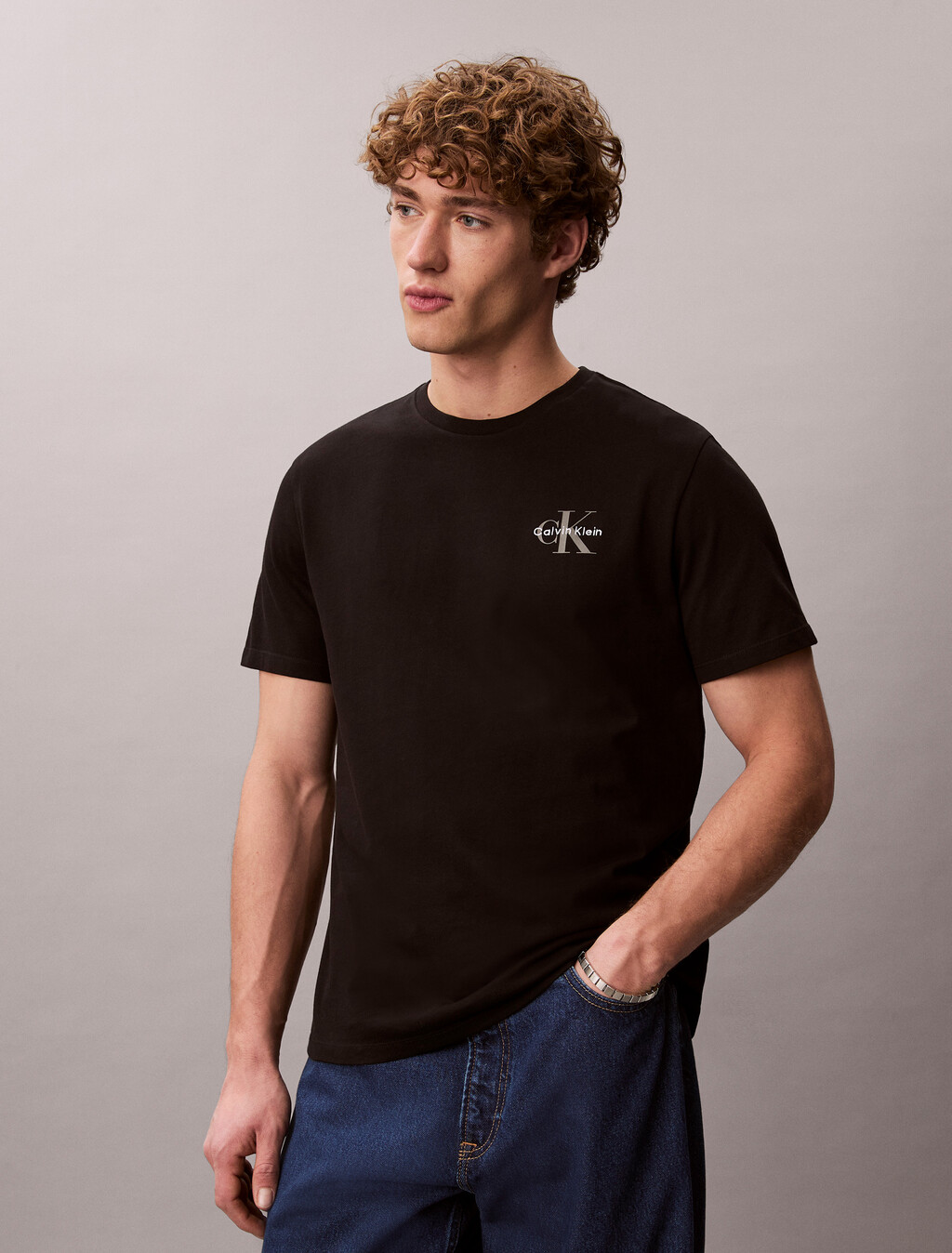 Buy 남성 20S 저지 클래식 마이크로 모노로고 티 in color BLACK