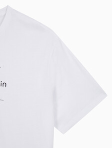 Buy 남성 레귤러핏 히어로 모노그램 로고 반팔 티셔츠 in color BRILLIANT WHITE