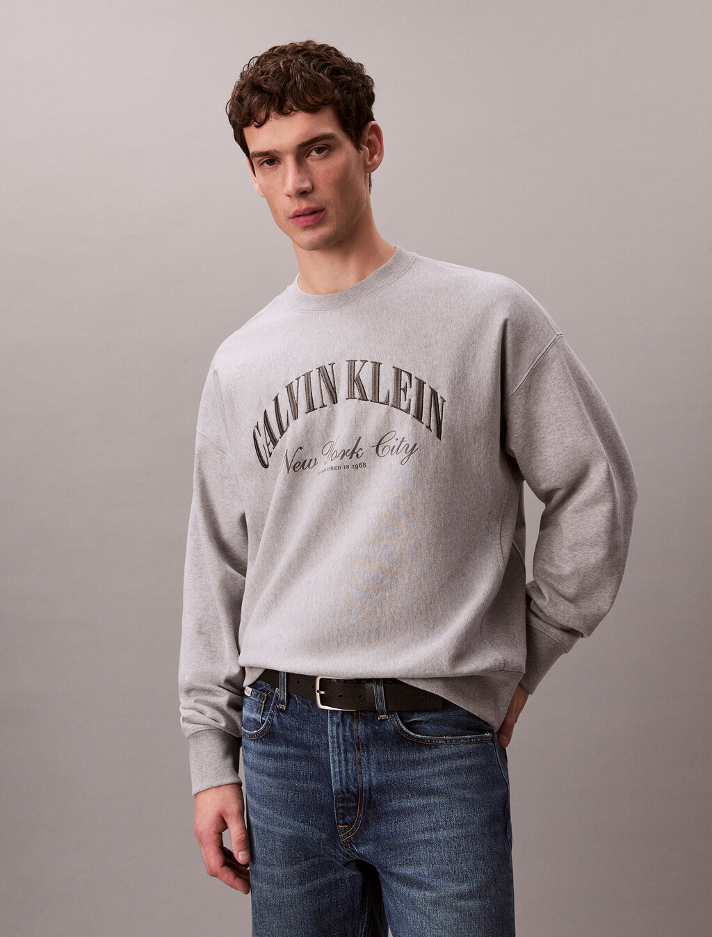 Buy 프리미엄 테리 캘빈 크루넥 스웻셔츠 in color HEROIC GREY HEATHER