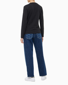 Buy 여성 슬림핏 인스티튜셔널 로고 긴팔 티셔츠 in color CK BLACK