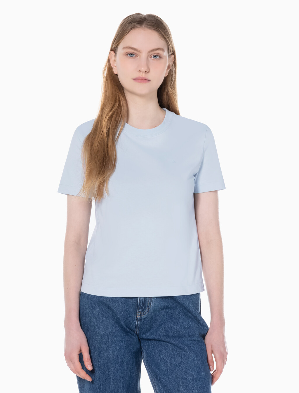 Buy 여성 릴렉스핏 아카이브 로고 크루넥 반팔 티셔츠 in color LIGHT BLUE