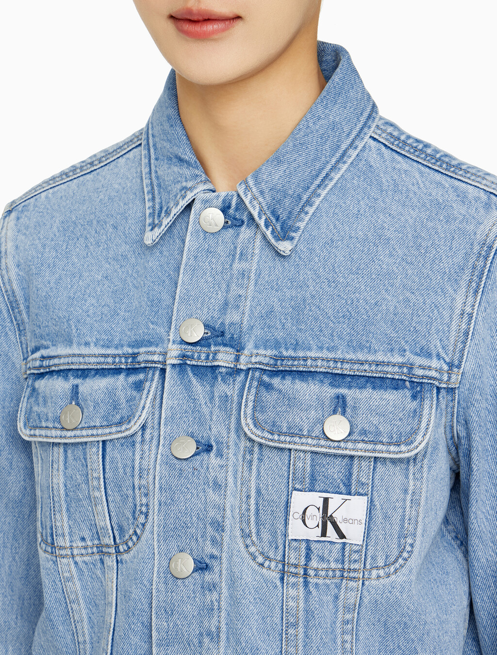Buy 여성 크롭 90'S 데님 자켓 in color CHALKY BLUE