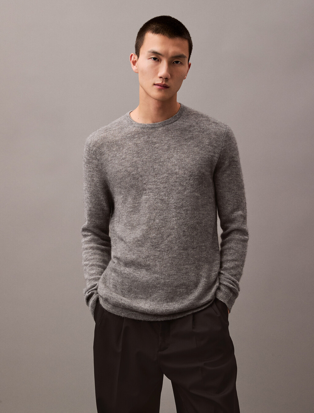 Buy 유니섹스 롱슬리브 알파카 크루넥 스웨터 in color MEDIUM GREY HEATHER