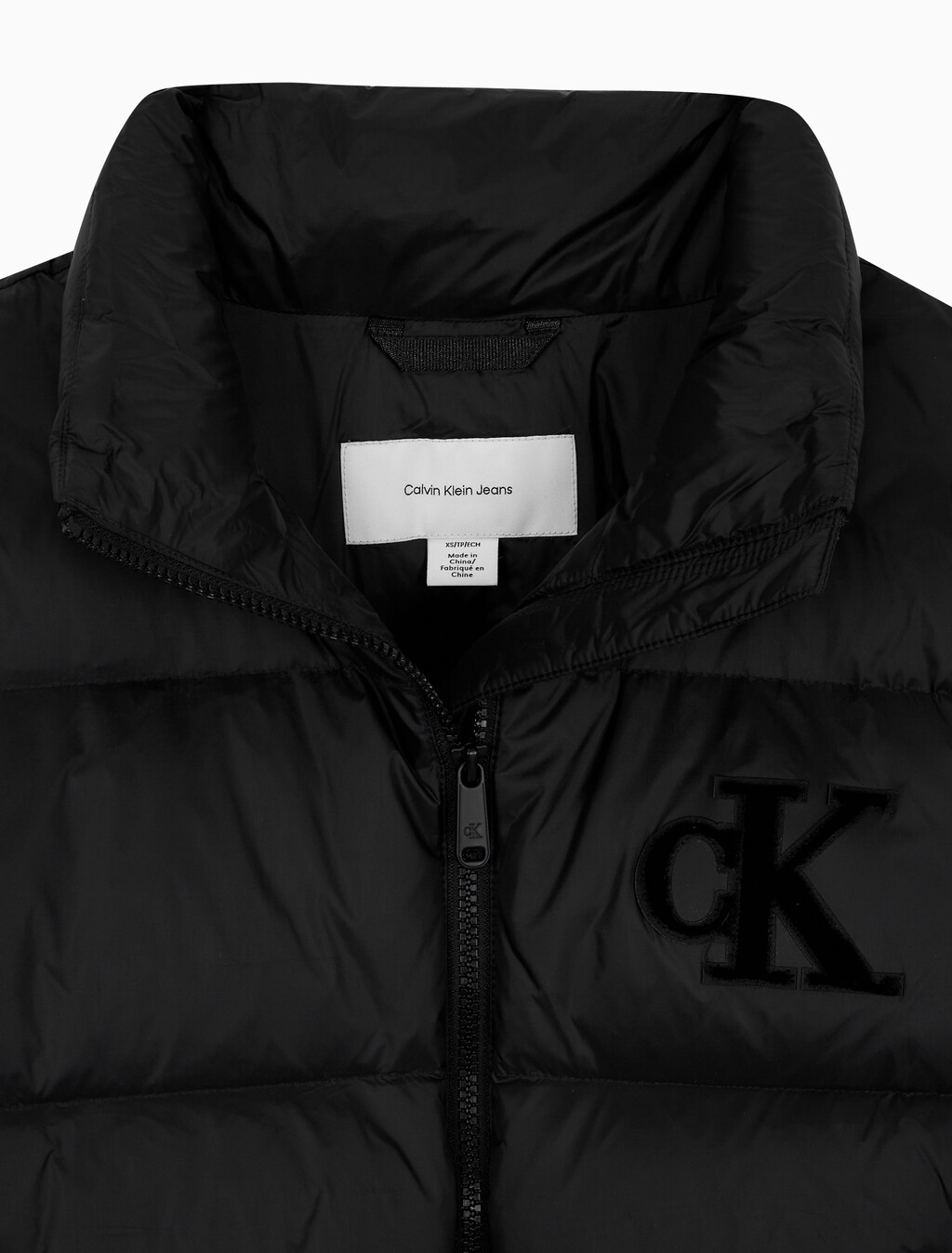Buy 여성 셔닐 로고 푸퍼 다운 in color BLACK
