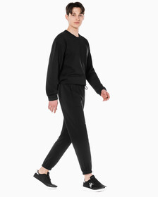 Buy 남성 릴렉스 핏 에센셜 스웻팬츠 in color BLACK