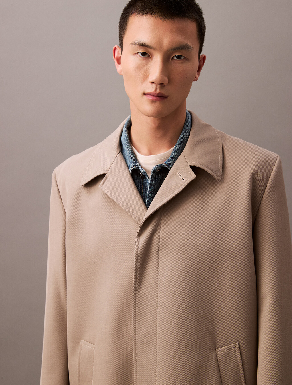 Buy 남성 롱슬리브 코튼 트윌 카 코트 in color OVERCAST 