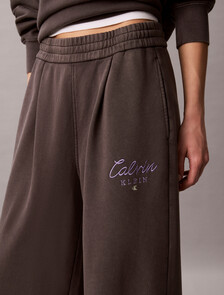 Buy 여성 레터링 로고 스웻팬츠 in color VOLCANIC ASH