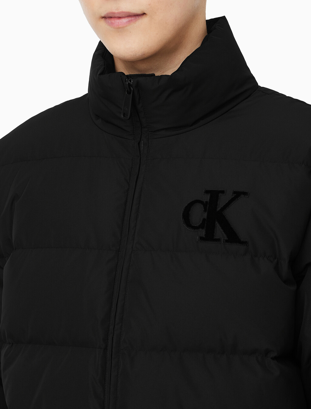 Buy 남성 셔닐 스탠드 카라 다운 푸퍼 자켓 in color BLACK