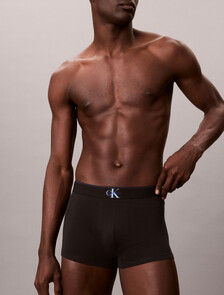 Buy 남성 CK 그래픽 코튼 트렁크 3PK in color Black / Blue / Light Blue