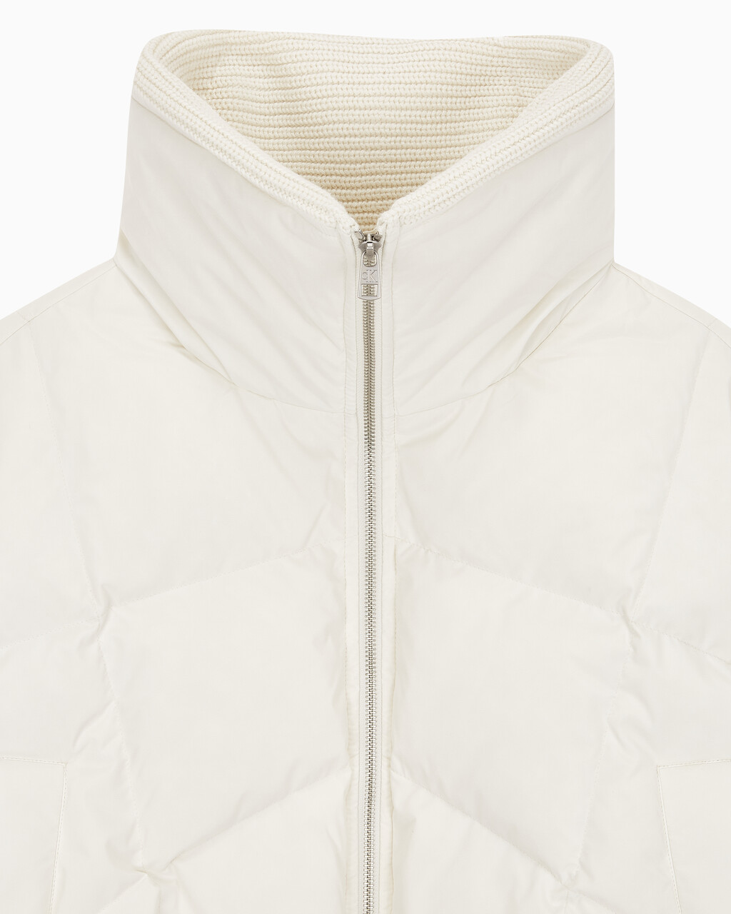 Buy 여성 숏다운 와이드넥 푸퍼 in color WHITE