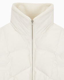 Buy 여성 숏다운 와이드넥 푸퍼 in color WHITE