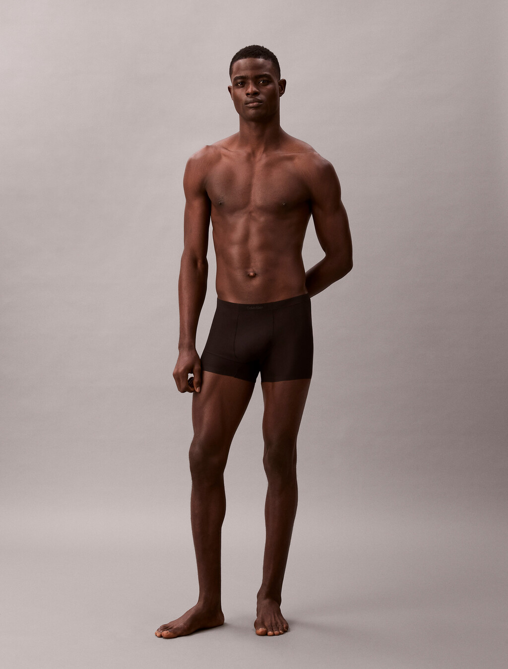 Buy 남성 CK 블랙 인비져블 메쉬 트렁크 in color BLACK