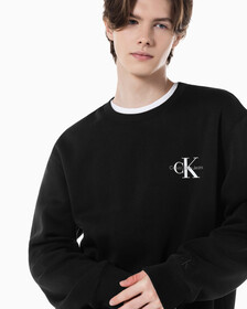 Buy 남녀공용 릴렉스핏 스몰 모노그램 로고 기모 스웨트셔츠 in color CK BLACK