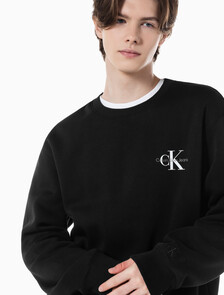 Buy 남녀공용 릴렉스핏 스몰 모노그램 로고 기모 스웨트셔츠 in color CK BLACK