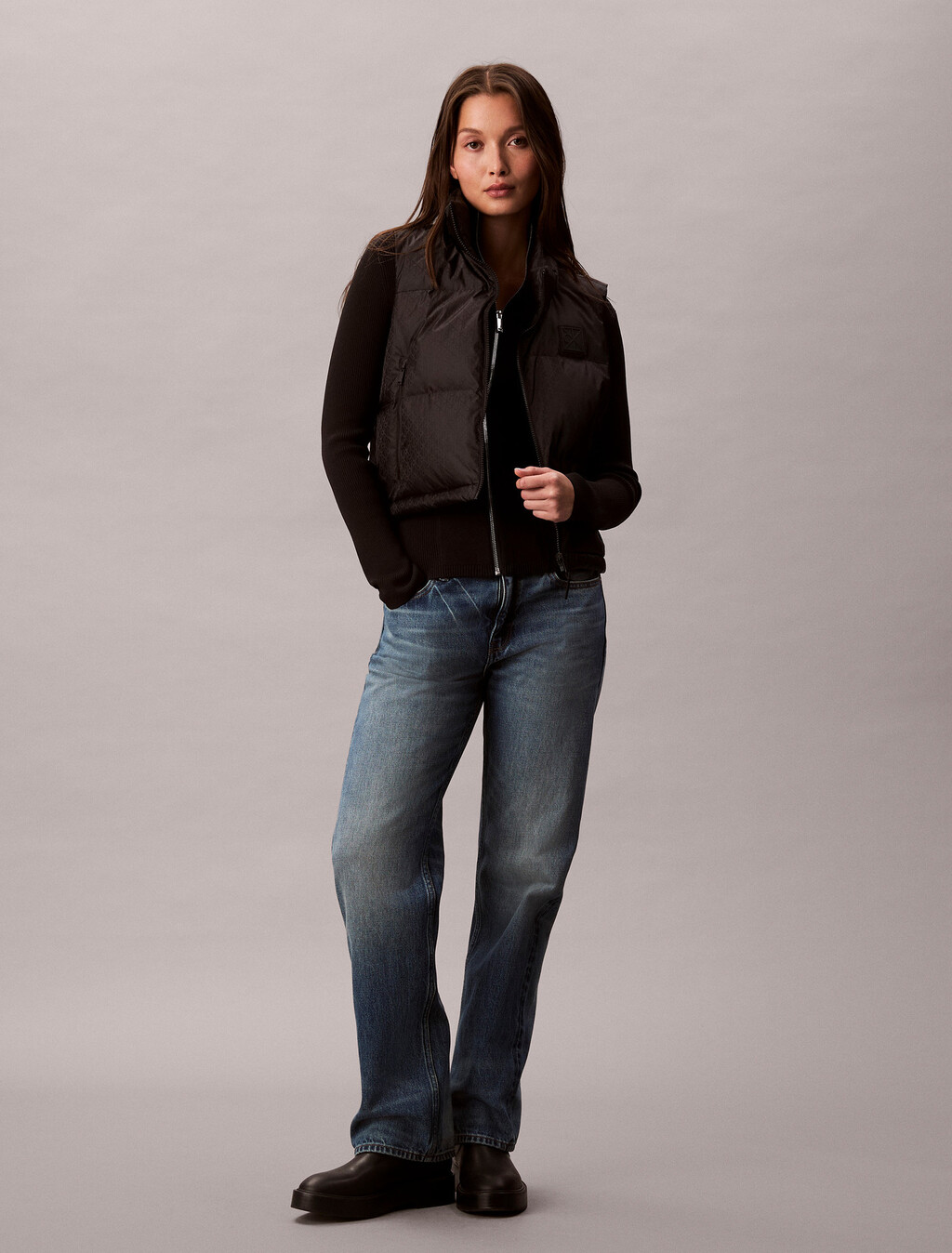 Buy 여성 AOP 로고 자카드 푸퍼 베스트 in color BLACK