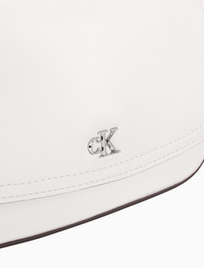 Buy 여성 하드웨어 모노그램 플랩 카메라 백 in color White Alyssum