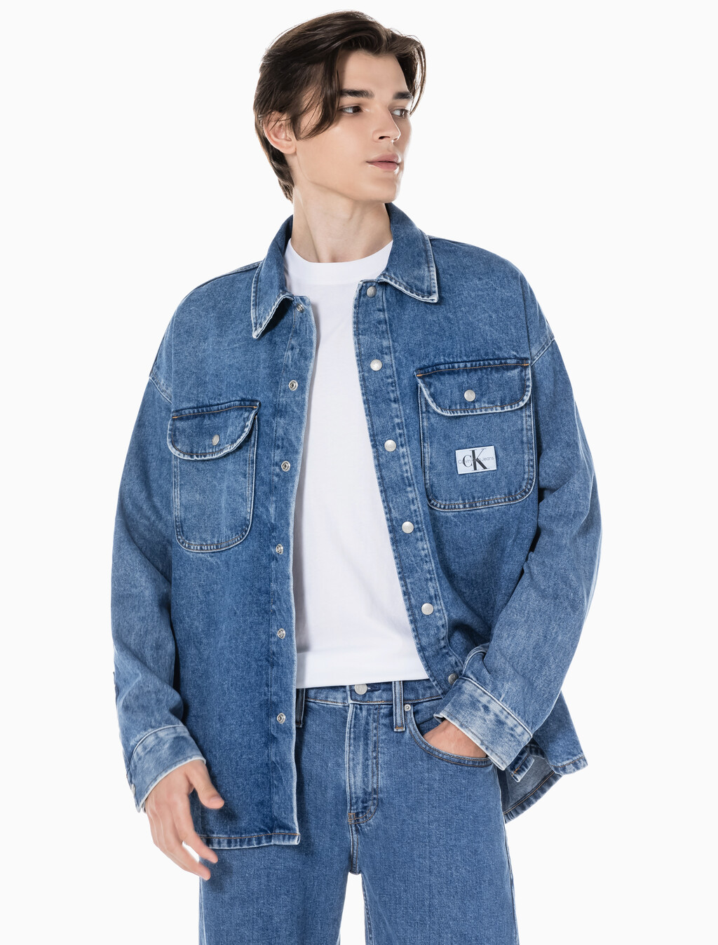 Buy 남성 박시 루즈핏 데님 셔츠 in color MID BLUE BACK EMBRO