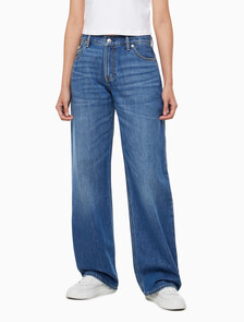 Buy 여성 로우라이즈 릴렉스핏 미드블루 37.5 라이트웨이트 데님 in color MID BLUE BACK EMBRO