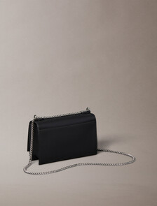 Buy 여성 CKJ 미니멀 모노그램 플랩 체인 숄더백 in color BLACK