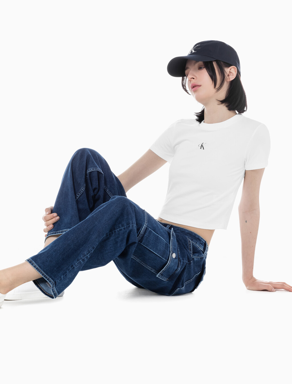 Buy 여성 슬림핏 베이비 크롭 반팔 티셔츠 in color BRIGHT WHITE