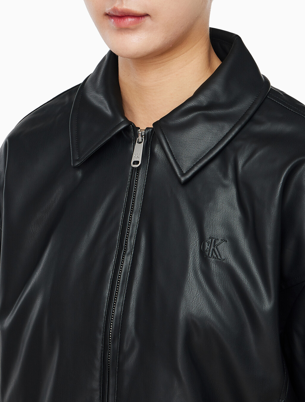 Buy 여성 폭스레더 봄버 in color BLACK