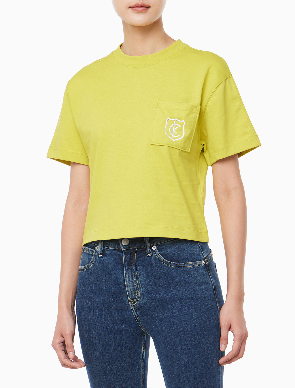 Buy 여성 박시 CK 크레스트 크롭 포켓 반팔 티셔츠 in color WARM OLIVE
