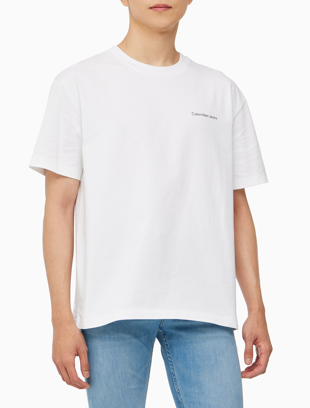 Buy 남녀공용 릴렉스핏 로고 반팔 티셔츠 in color BRIGHT WHITE