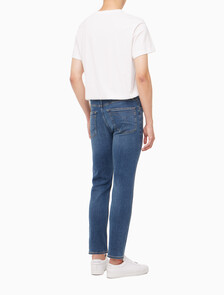 Buy 남성 슬림핏 스트레이트 크롭 데님 in color BLUE BLACK HANGER LOOP