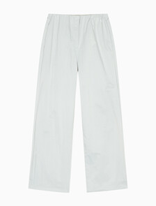 Buy 여성 소프트 크링클 파라슈트 팬츠 in color WHITE