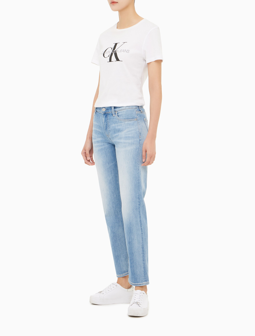 Buy 여성 보이핏 미드블루  데님 in color MID BLUE BACK EMBRO