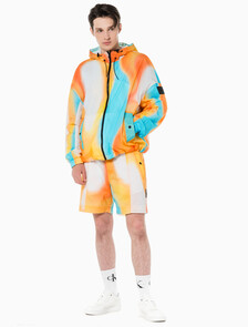 Buy 남성 올오버 그래픽 프린트 쇼츠 in color ANCIENT WHITE/EGGSHELL