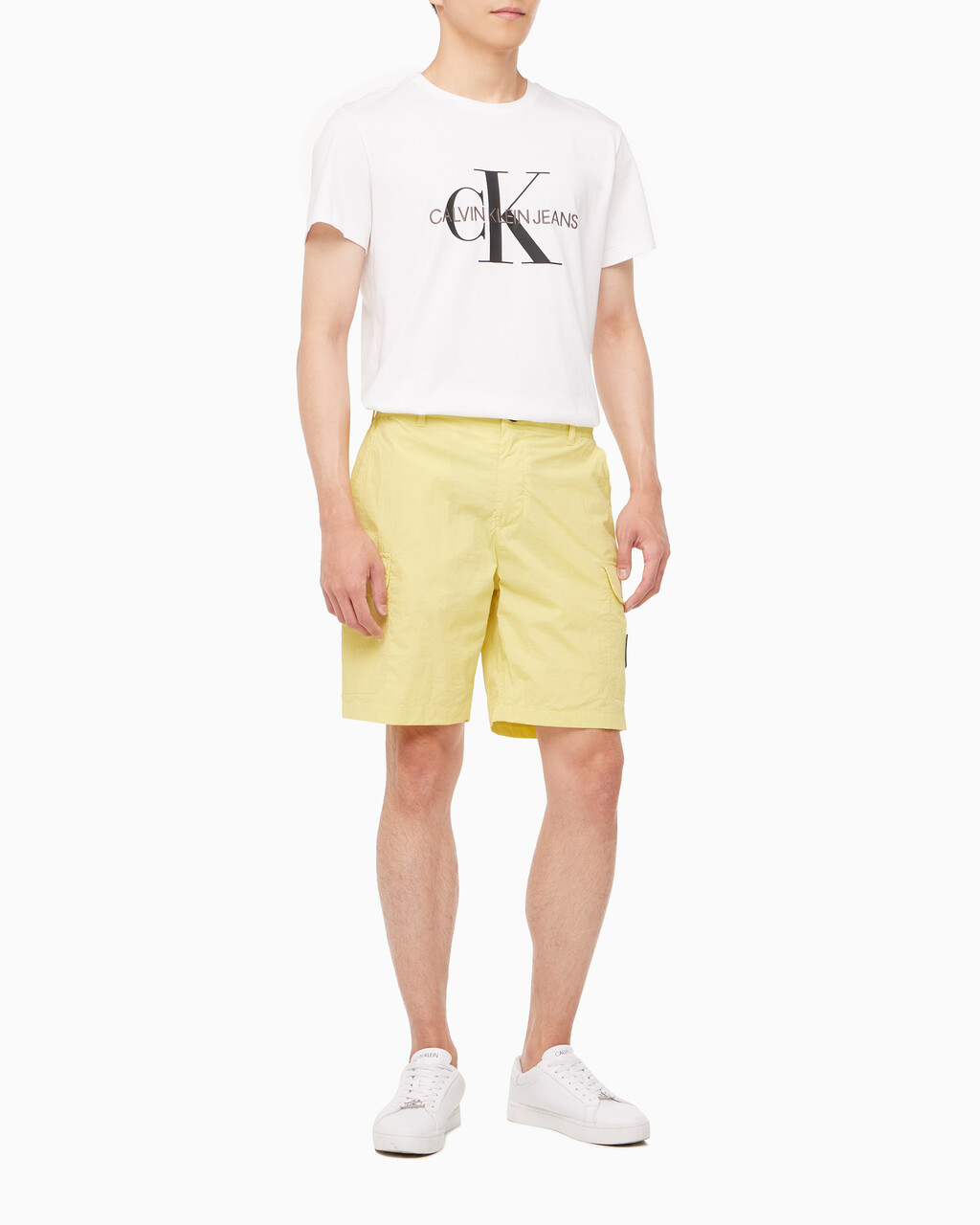 Buy 남성 나일론 라이트웨이트 카고 쇼츠 in color YELLOW SAND