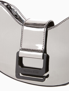 Buy 여성 CKJ 오프 듀티 홀리데이 라운드 숄더백 in color SILVER