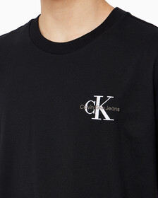 Buy 남성 릴렉스핏 엠보싱 로고 반팔 티셔츠 in color CK BLACK
