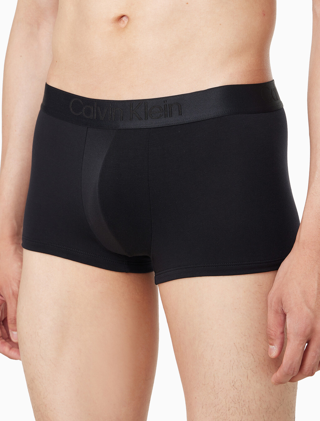 Buy 남성 CK 블랙 3PK 로우 라이즈 트렁크 in color BLACK/TURBULENCE/CASUAL BLUE