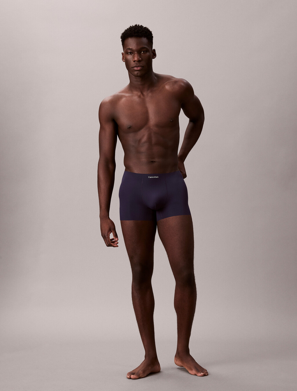 Buy 남성 CK 블랙 인비져블 트렁크 in color Dark purple