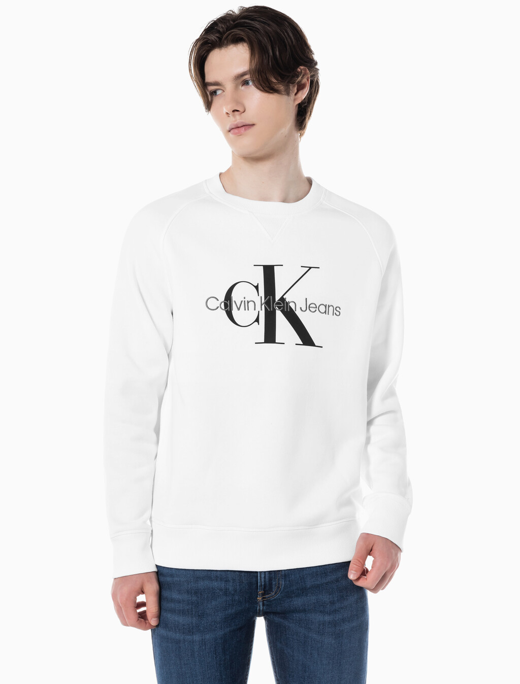 Buy 남성 레귤러핏 모노그램 로고 기모 스웨트셔츠 in color BRIGHT WHITE