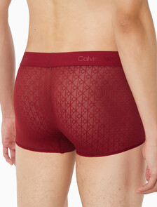 Buy 남성 스컬프트 레이스 로우 라이즈 트렁크 in color Dark Red